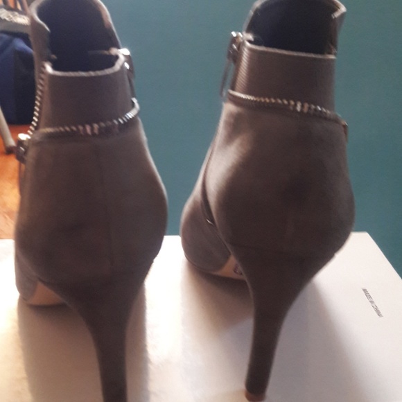 Marc Jacobs Heel - Picture 7 of 7